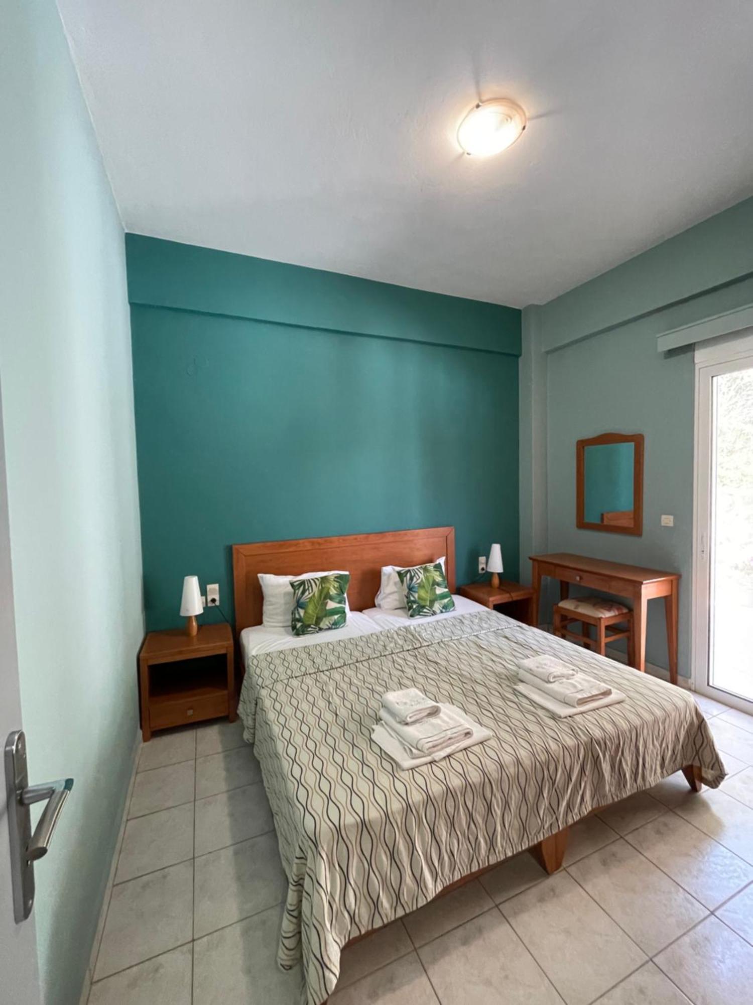 Helios Apartments Плакиас Экстерьер фото