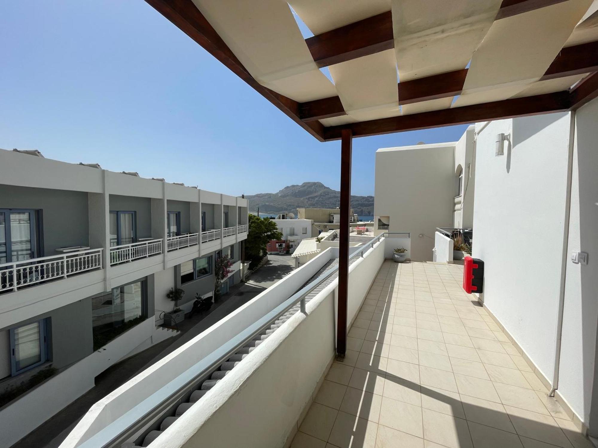 Helios Apartments Плакиас Экстерьер фото