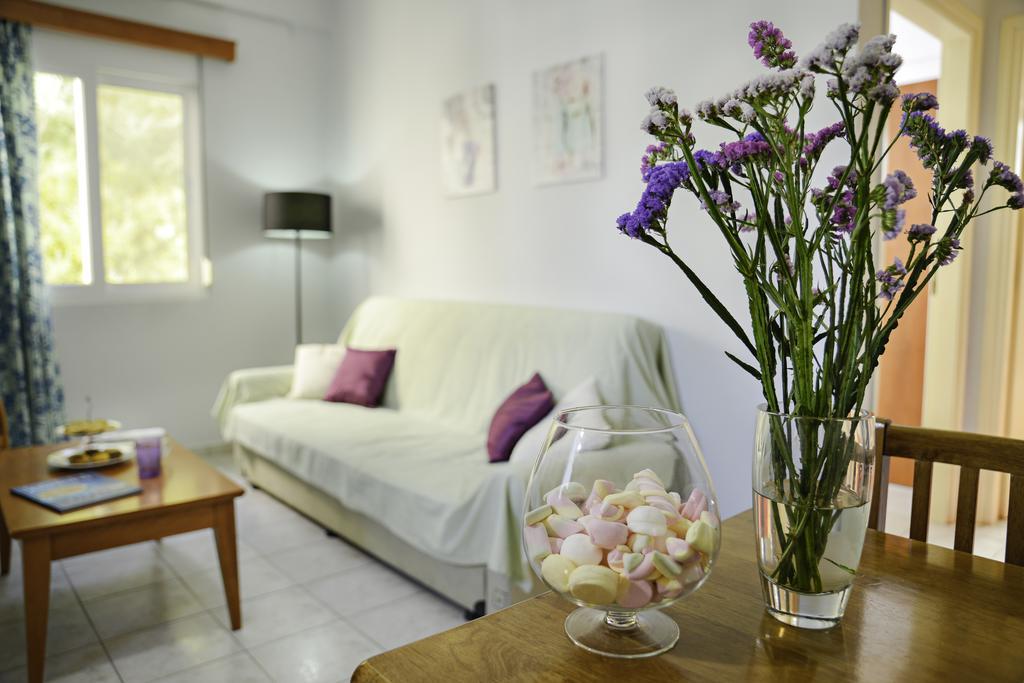 Helios Apartments Плакиас Экстерьер фото